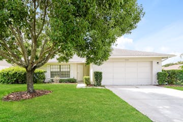 3214 Oakwood Place Tarpon Springs, FL 34688
